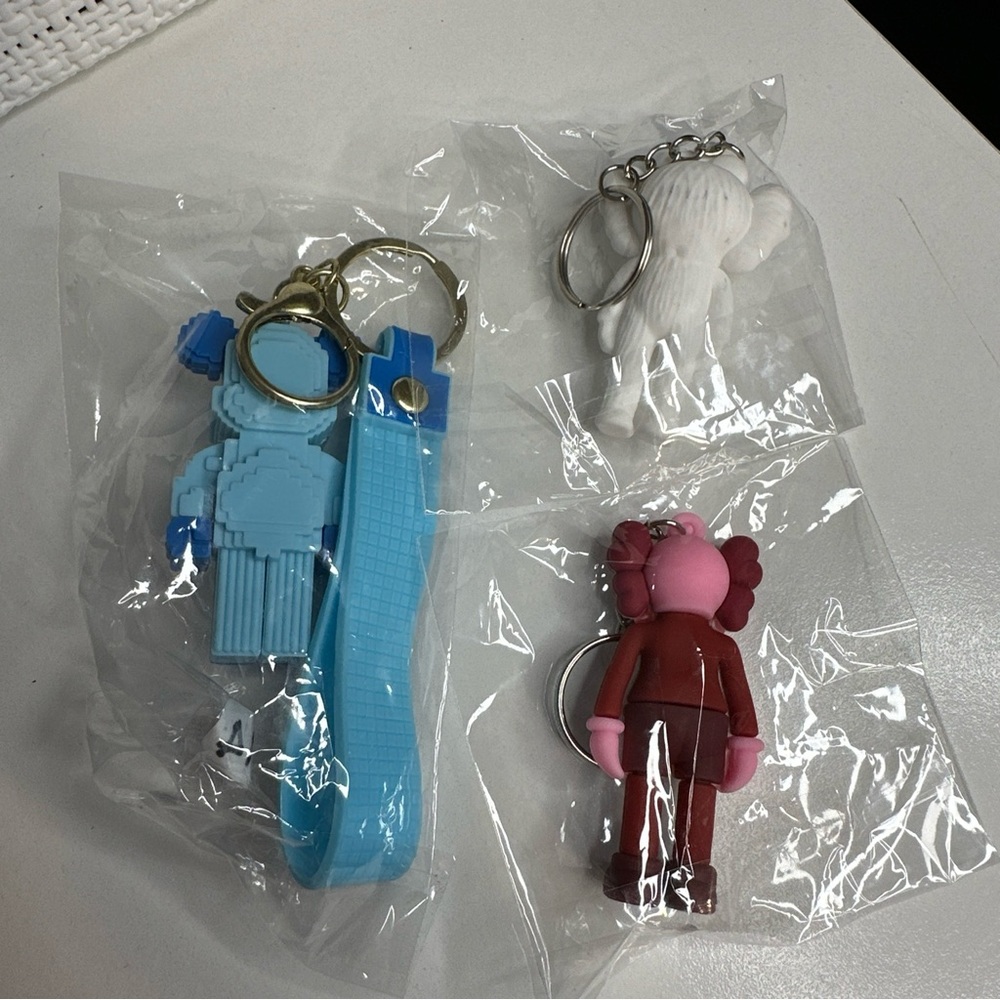 Kaws‎ Keychains Lot of 3, 3 Inch Red, White And Blue Lego NIP - Picture 5 of 5